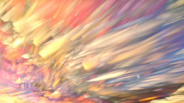 要制訂新媒體策略，必先由與受眾最基本的接觸面開始觀察，從而歸納出當中的重要正面元素，並確保這些元素能貫徹始終，讓受眾在線上線下都能感受一致。